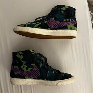 Nike Blazer Mid Sample – Camo Purple Swoosh – Not For Resale – Women’s Size 7